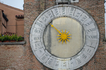 Exploring the historic clock of San Giacomo di Rialto in Venice