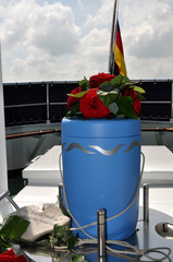 Urnenbestattung au&szlig;erhalb der 3 Meilen Zone #Seebestattung mit der Ausfahrt. 