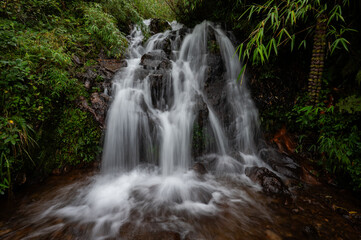 Obraz premium Wherever you are close to the water falls, hidden inside you'll find the pure silence.