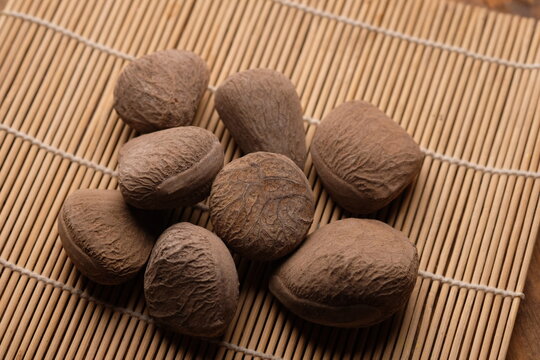 Kepayang, pangi, or kaloa is a tree that grows wild or is planted in gardens, which produces a cooking spice known as keluak. Pangium edule. Kluwak nut. 