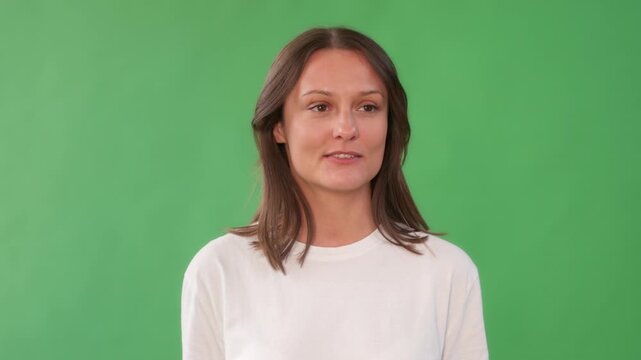 Engaging woman shares tips on how to improve communication skills in a bright and cheerful setting