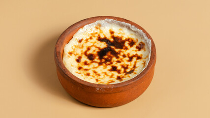 Food in pot isolated top view