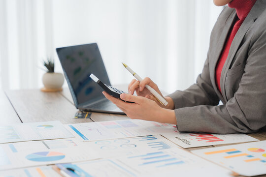 Financial Analysis with Calculator and Charts