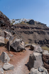 The Ekklisia Theoskepasti hiking trail to the striking Skaros Rock passes the remains of the 13th-century Venetian fortress of Skaros and the Theoskepasti Church.