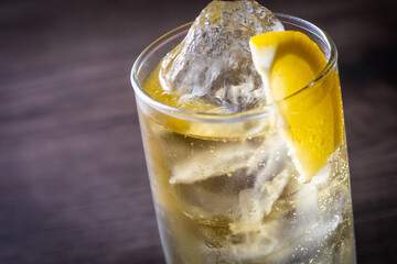 ハイボールを飲む