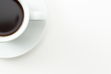 コーヒーカップに入ったコーヒー　白バック