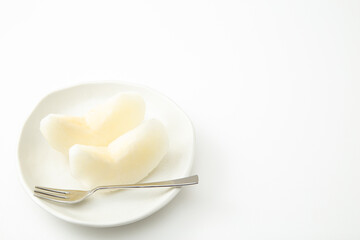 カットした梨　白バック