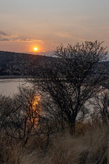 Lac au lever du jour en Namibie