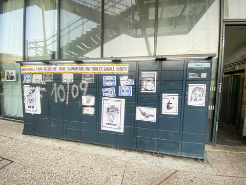 Out of order Amazon locker vandalized by French anti-capitalism activists