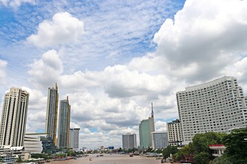Obraz premium Cityscape and cloudscape at Sathon district Bangkok