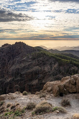 Blick vom Mirador del Pico de los Pozos de las Nieves auf dem Pico de las Nieves auf der Insel Gran Canaria, Spanien, bei Sonnenuntergang