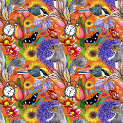 Pattern con scoiattoli, uccelli, fiori, foglie, farfalle su sfondo arancio. 
