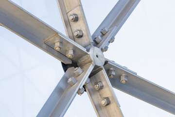 Steel Truss Joint with Bolted Cross