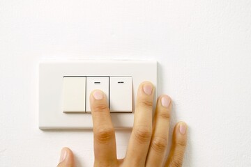 Turn off the lights to save electricity at home.