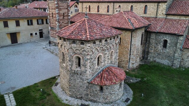 Abside della Basilica di Agliate, Brianza, Lombardia.