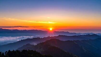 Obraz premium 朝焼けが山々を染める壮大な絶景の瞬間