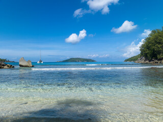 Aerial View, seychellen, Mahe, Port Glaud and Port launay Beach with sailingboat