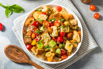 Homemade Classic Italian Panzanella Salad