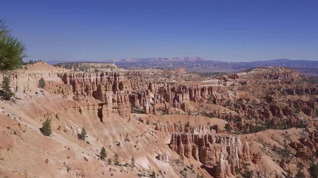 Bryce Canyon National Park in Utah. Hoodoos in giant natural amphitheaters along Paunsaugunt Plateau. View from Rim Trail.