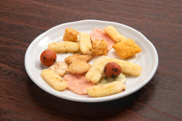 日本の駄菓子、おかきの盛り合わせ