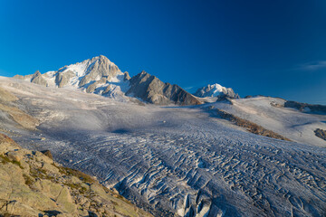 Chamonix Montblanc Beautiful Alpine Mountain