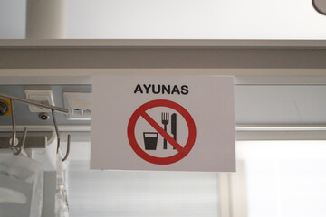 Ayunas fasting prohibition sign in hospital room