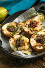 Baked Pear with Blue Cheese, Honey and Thyme – Gourmet Autumn Dessert