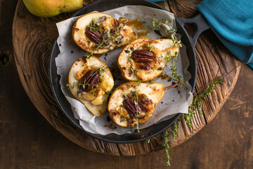 Baked Pear with Blue Cheese, Honey and Thyme – Gourmet Autumn Dessert