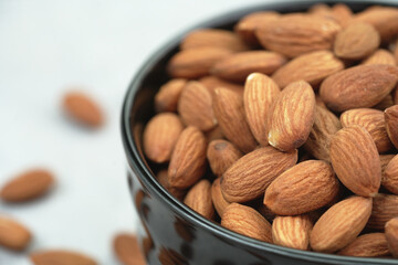 Almonds help lower cholesterol in the body and nourish the heart