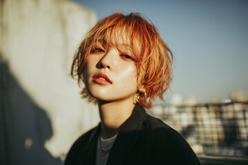 ボーイッシュな若い日本人の女の子のポートレート