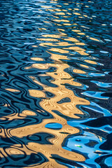 Obraz premium blue water reflection