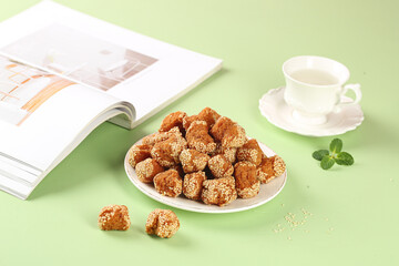 Guangxi Sesame Seed Balls Chinese Specialty Snacks with Tea Traditional Nostalgic Food