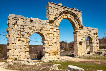Uzuncaburc (Diokaesareia) is an ancient city ruin in Mersin province. The city of Diocaesarea was a temple center and part of the Olba Temple State during the Seleucid Empire . Silifke, Mersin