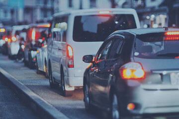 渋滞する道路風景