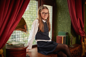 Obraz premium Elegant school student