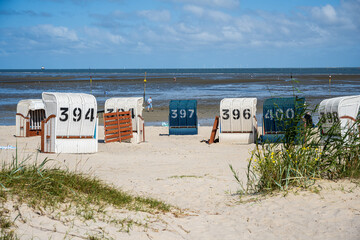 Strandk&ouml;rbe am Strand von Hooksiel