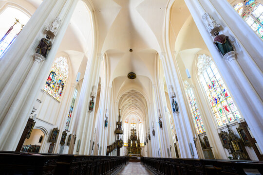  Innenraum der Stadtpfarrkirche Steyr