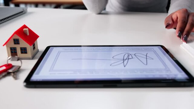 Signing Real Estate Lease Agreement With E Signature