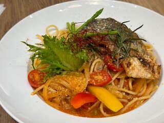 Spaghetti with Fried Fish and Vegetables