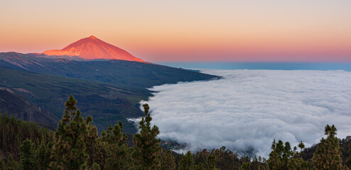 Teneriffa - Blick auf den Teide zum Sonnenaufgang