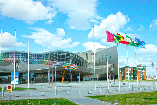 Palacio de Ferias y Congresos de M&aacute;laga, Andaluc&iacute;a, Espa&ntilde;a. M&aacute;laga es la capital de la Costa del Sol. 