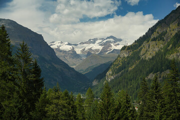 Fototapeta premium Monte Rosa is a mountain massif in the eastern part of the Pennine Alps, on the border between Italy (Piedmont and Aosta Valley) and Switzerland (Valais).