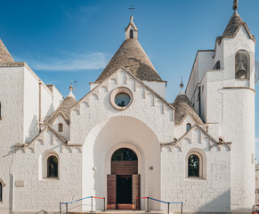 Fototapeta premium Old iconic Trullo Church in Alberobello