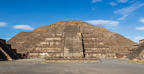 Ruins and pyramid of the Sun of Teotihuacan, Teotihuacan, Mexico