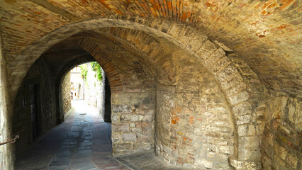 La struttura medievale perfettamente conservata del borgo di Gubbio, Umbria, Italia