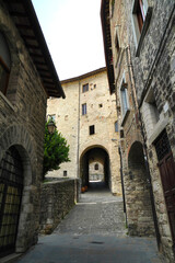 Fototapeta premium La struttura medievale perfettamente conservata del borgo di Gubbio, Umbria, Italia