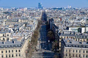 パリにある凱旋門の上から眺めるとても美しい街並みの風景