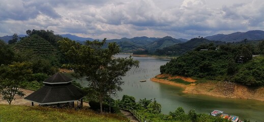 Fototapeta premium lake and mountains, southern Thailand 