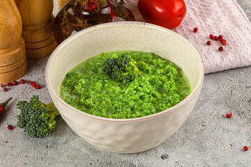 Dietari vegan broccoli cream soup