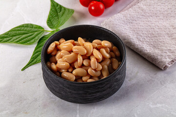 Canned white kidney beans in the bowl